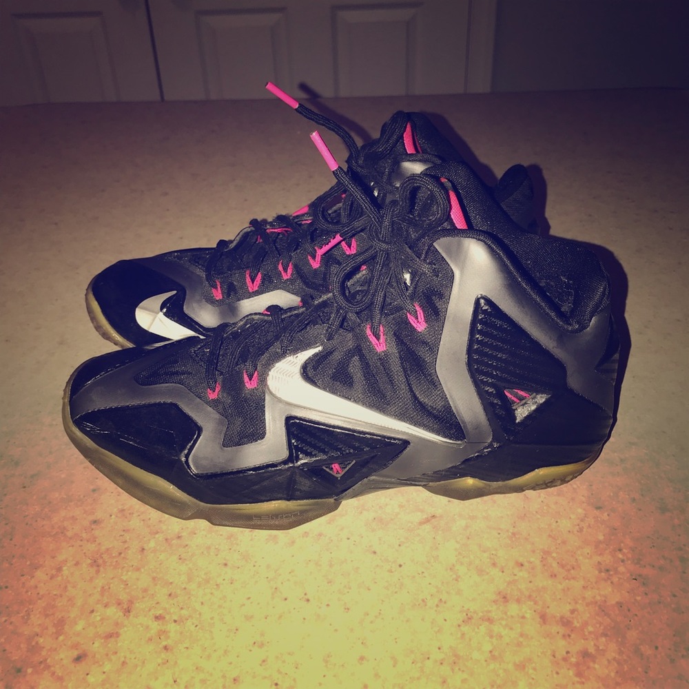 Lebron 11 “Miami Night” size 9.5